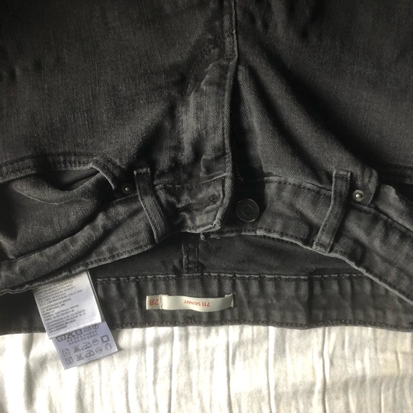 Levi Jeans - Picture 2 of 3